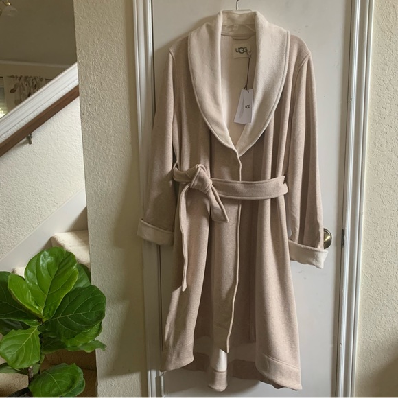 NWT UGG Women’s Duffel Robe, cream size M - Picture 2 of 10